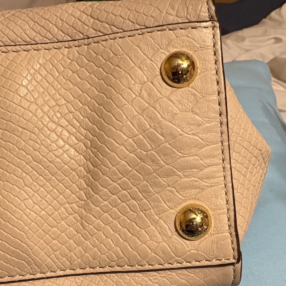 Michael Kors Elegant Tan Saffiano Leather Handbag
